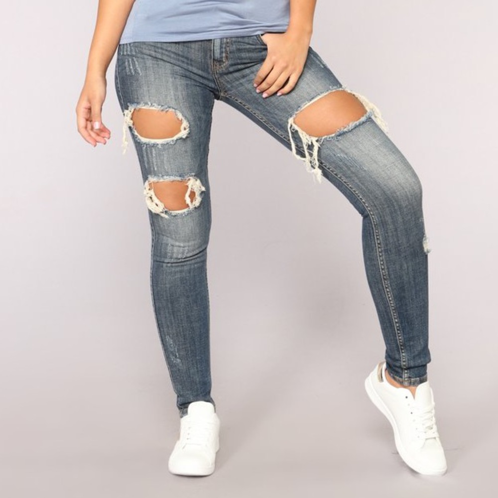 Fashion Nova Distressed Skinny Jeans NWT